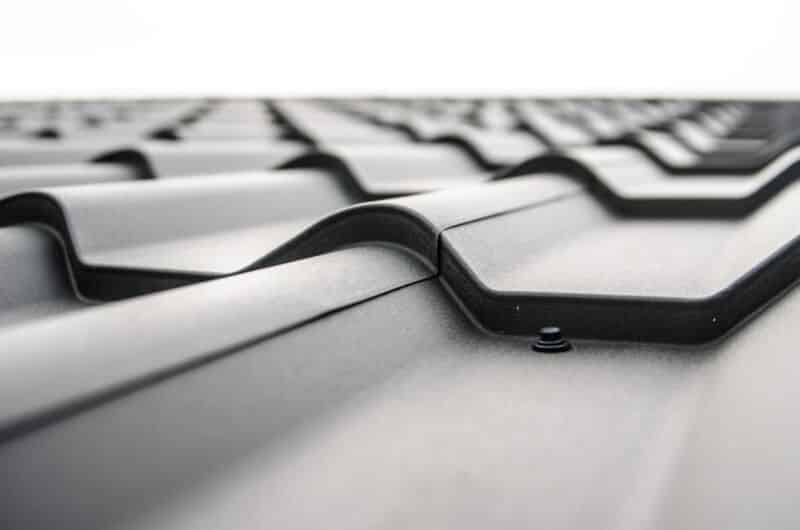 There are a number of ways in which rain noise on polycarbonate roofs can be significantly reduced