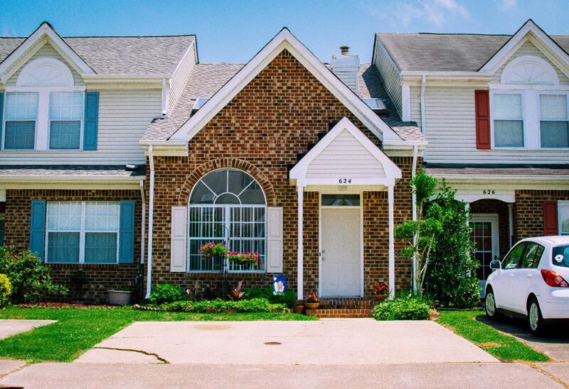 Does Roof Replacement Include Gutters