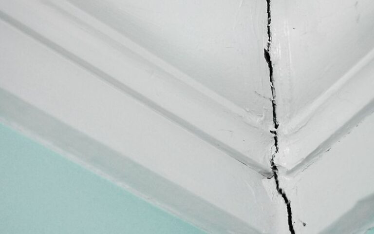 Caulk Drywall Crack: All You Need to Know